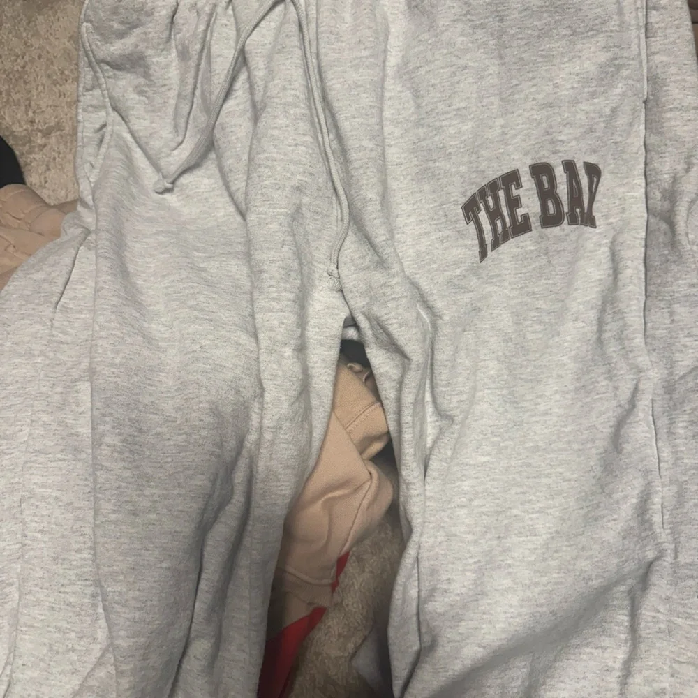 The Bar Gray Lounge Pants - Picture 3 of 3